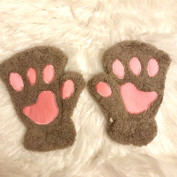 Brown furry animal fingerless hand warmers - Picture 2 of 8